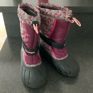 Girls size 2 insulted Sorel boots